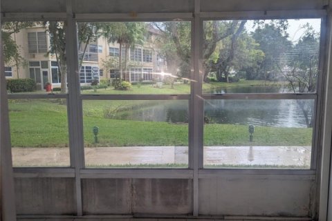 Condominio en venta en Lauderdale Lakes, Florida, 2 dormitorios, 87.7 m2 № 990460 - foto 1