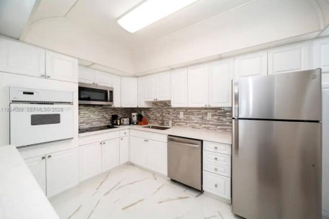 Снять в аренду кондоминиум в Санни-Айлс-Бич, Флорида 1 спальня, 93.37м2, № 2008319 - фото 6