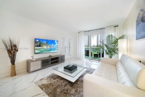 Снять в аренду кондоминиум в Санни-Айлс-Бич, Флорида 1 спальня, 93.37м2, № 2008319 - фото 2