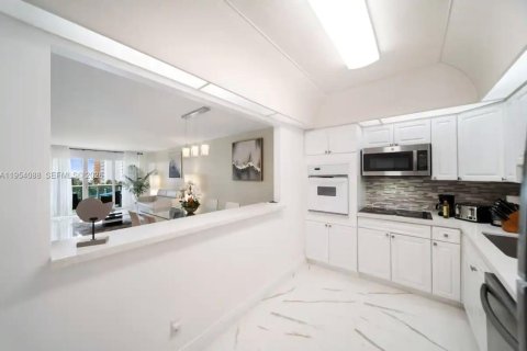 Снять в аренду кондоминиум в Санни-Айлс-Бич, Флорида 1 спальня, 93.37м2, № 2008319 - фото 7