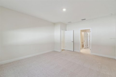 House in New Port Richey, Florida 3 bedrooms, 179.58 sq.m. № 1399236 - photo 18