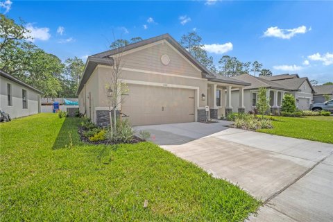 House in New Port Richey, Florida 3 bedrooms, 179.58 sq.m. № 1399236 - photo 3
