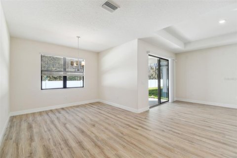 House in New Port Richey, Florida 3 bedrooms, 179.58 sq.m. № 1399236 - photo 17
