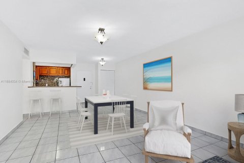 Copropriété à louer à Miami, Floride: 1 chambre, 65.68 m2 № 1941185 - photo 3