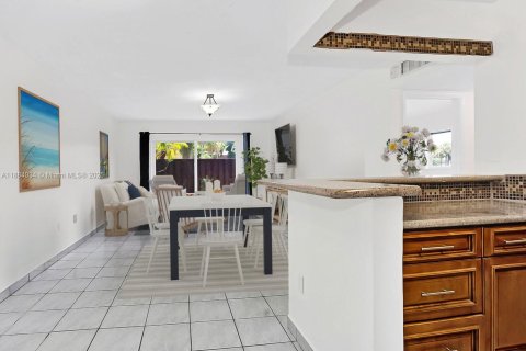 Copropriété à louer à Miami, Floride: 1 chambre, 65.68 m2 № 1941185 - photo 2