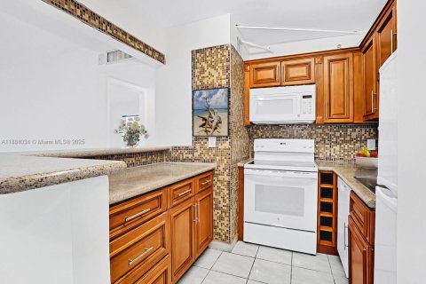 Copropriété à louer à Miami, Floride: 1 chambre, 65.68 m2 № 1941185 - photo 5