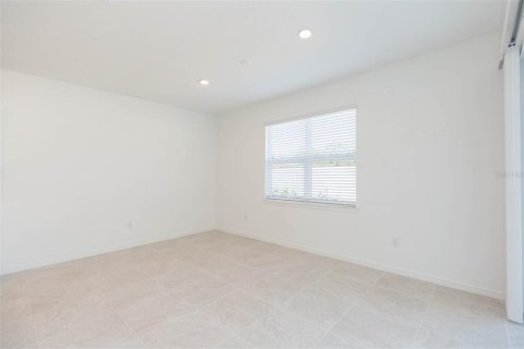 Casa en venta en Valrico, Florida, 5 dormitorios, 319.86 m2 № 2151277 - foto 12