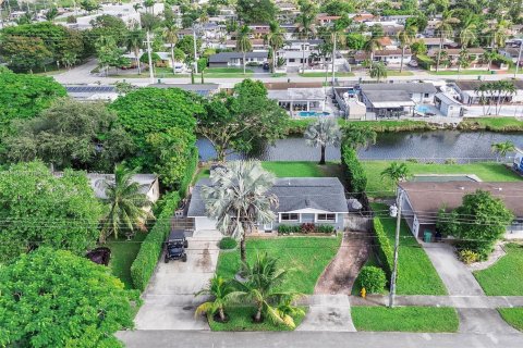 House in Miami, Florida 3 bedrooms, 101.45 sq.m. № 1942140 - photo 25