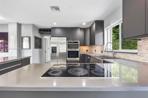House in Miami, Florida 3 bedrooms, 101.45 sq.m. № 1942140 - photo 5