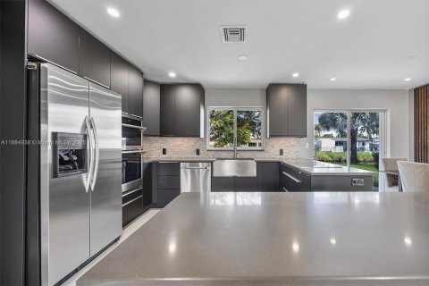 House in Miami, Florida 3 bedrooms, 101.45 sq.m. № 1942140 - photo 4