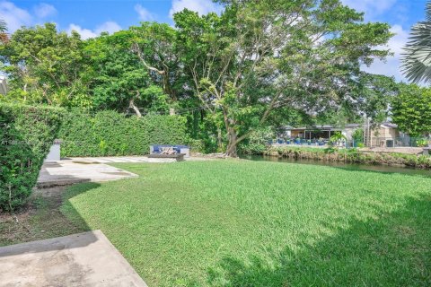 House in Miami, Florida 3 bedrooms, 101.45 sq.m. № 1942140 - photo 21