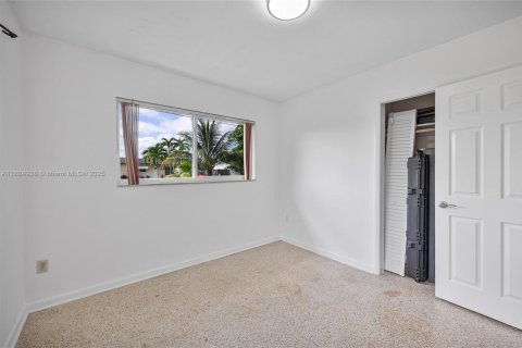 House in Miami, Florida 3 bedrooms, 101.45 sq.m. № 1942140 - photo 15