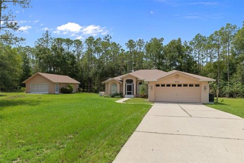 House in Dunnellon, Florida 3 bedrooms, 141.95 sq.m. № 2324365