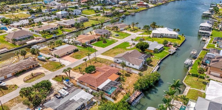 Villa ou maison à Englewood, Floride 3 chambres, 206.24 m2 № 2215060