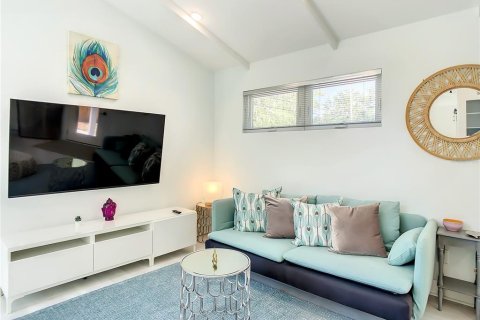 Propiedad comercial en venta en Saint Petersburg, Florida, 4 dormitorios, 143.91 m2 № 1876258 - foto 6