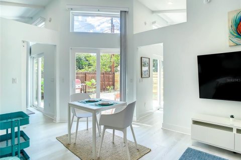 Propiedad comercial en venta en Saint Petersburg, Florida, 4 dormitorios, 143.91 m2 № 1876258 - foto 12