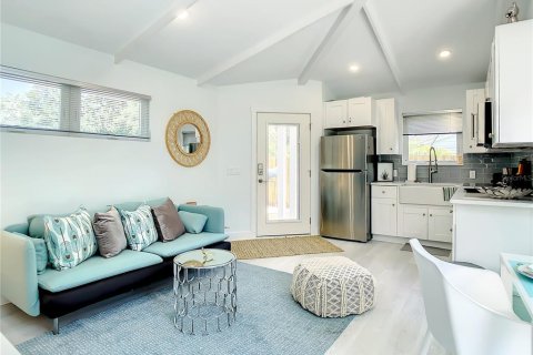 Propiedad comercial en venta en Saint Petersburg, Florida, 4 dormitorios, 143.91 m2 № 1876258 - foto 9
