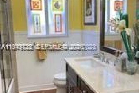 Снять в аренду виллу или дом в Майами-Бич, Флорида 3 спальни, 174.1м2, № 2005143 - фото 8