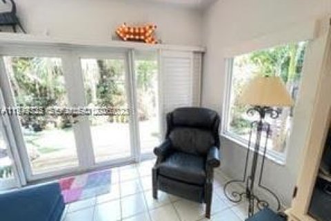 Снять в аренду виллу или дом в Майами-Бич, Флорида 3 спальни, 174.1м2, № 2005143 - фото 6