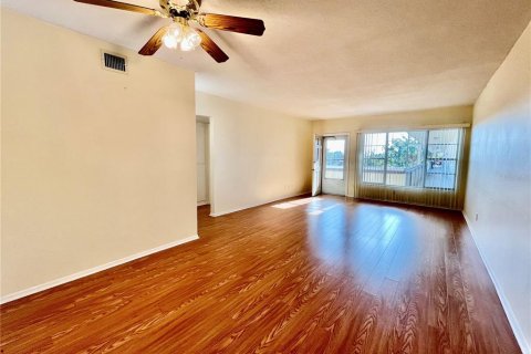 Condo in Clearwater, Florida, 2 bedrooms  № 2156127 - photo 6