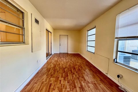 Condo in Clearwater, Florida, 2 bedrooms  № 2156127 - photo 11