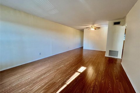 Condo in Clearwater, Florida, 2 bedrooms  № 2156127 - photo 4