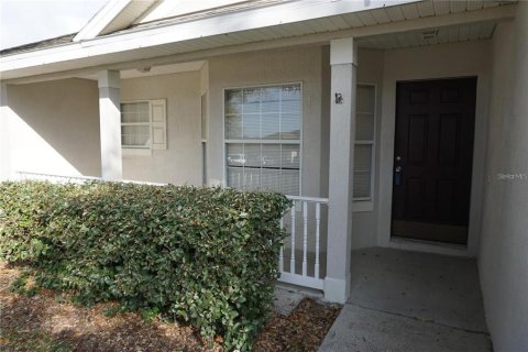 Villa ou maison à louer à Minneola, Floride: 3 chambres, 142.7 m2 № 2412681 - photo 2