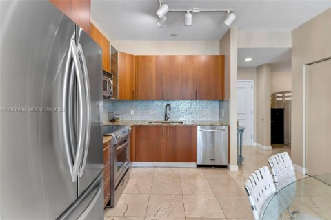 Купить кондоминиум в Халландейл-Бич, Флорида 1 спальня, 81.29м2, № 2053564 - фото 9