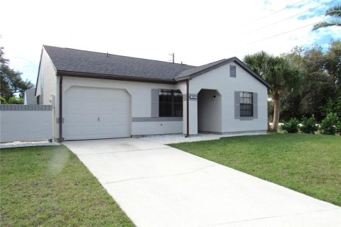 House in Port Charlotte, Florida 2 bedrooms, 79.15 sq.m. № 2118197 - photo 2