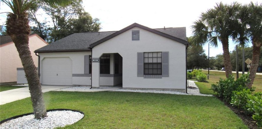 House in Port Charlotte, Florida 2 bedrooms, 79.15 sq.m. № 2118197