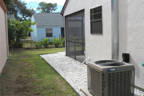 House in Port Charlotte, Florida 2 bedrooms, 79.15 sq.m. № 2118197 - photo 20