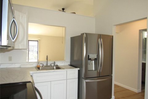 House in Port Charlotte, Florida 2 bedrooms, 79.15 sq.m. № 2118197 - photo 11