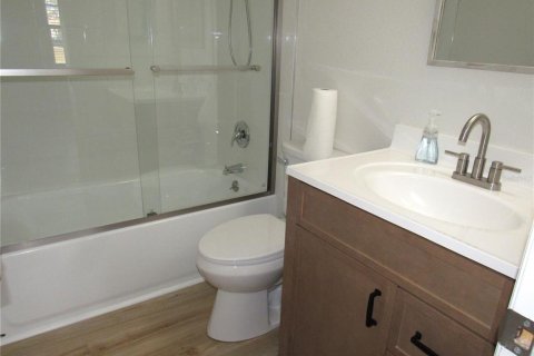 House in Port Charlotte, Florida 2 bedrooms, 79.15 sq.m. № 2118197 - photo 17