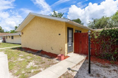 Condominio en Winter Springs, Florida, 2 dormitorios № 2233672