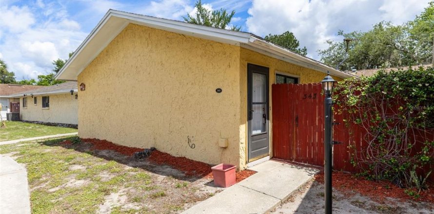 Condominio en Winter Springs, Florida, 2 dormitorios № 2233672