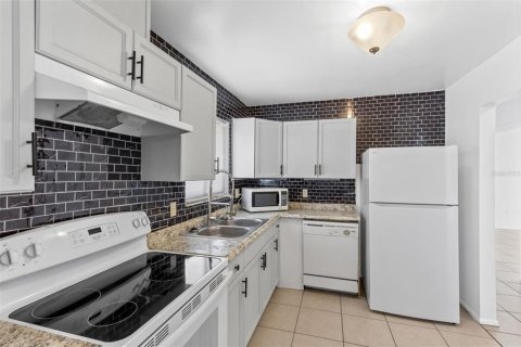 Condominio en venta en Winter Springs, Florida, 2 dormitorios, 87.79 m2 № 2233672 - foto 7