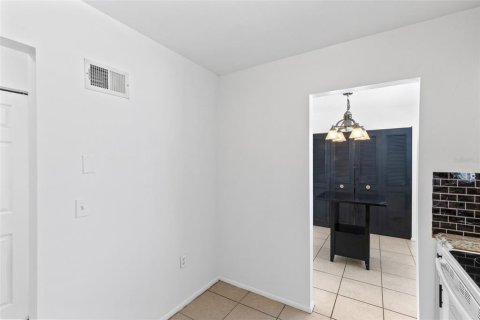 Condominio en venta en Winter Springs, Florida, 2 dormitorios, 87.79 m2 № 2233672 - foto 9