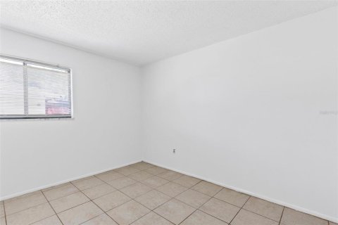 Condominio en venta en Winter Springs, Florida, 2 dormitorios, 87.79 m2 № 2233672 - foto 11