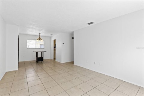 Condominio en venta en Winter Springs, Florida, 2 dormitorios, 87.79 m2 № 2233672 - foto 2