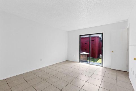 Condominio en venta en Winter Springs, Florida, 2 dormitorios, 87.79 m2 № 2233672 - foto 3