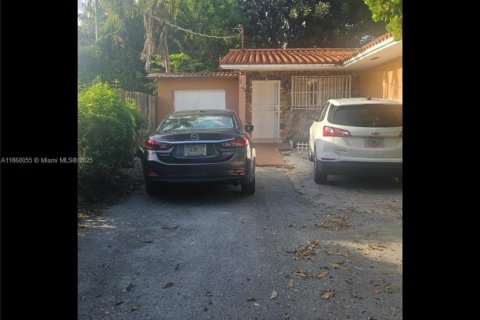 Propiedad comercial en venta en Miami, Florida, 343.09 m2 № 1886551 - foto 4