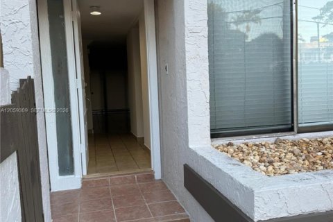 Купить таунхаус в Норт-Майами-Бич, Флорида 3 спальни, 147.71м2, № 2264246 - фото 23