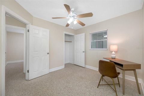 House in Saint Petersburg, Florida 3 bedrooms, 88.44 sq.m. № 1652593 - photo 23