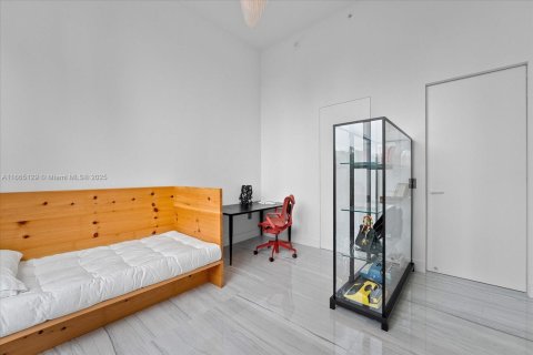 Condo in Miami, Florida, 2 bedrooms  № 1429676 - photo 26
