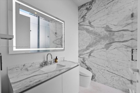 Condo in Miami, Florida, 2 bedrooms  № 1429676 - photo 27