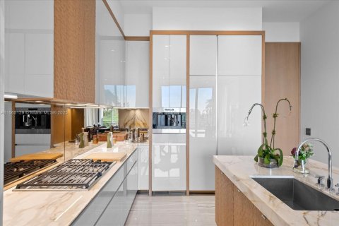 Condo in Miami, Florida, 2 bedrooms  № 1429676 - photo 7