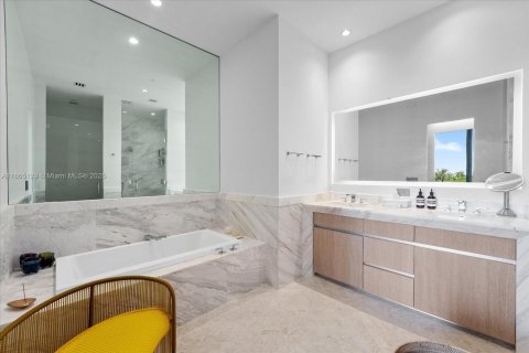 Condo in Miami, Florida, 2 bedrooms  № 1429676 - photo 24