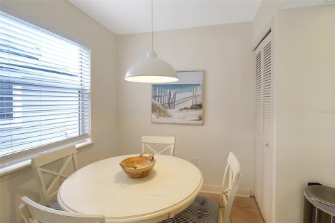 Copropriété à louer à Sarasota, Floride: 2 chambres, 118.91 m2 № 958019 - photo 6