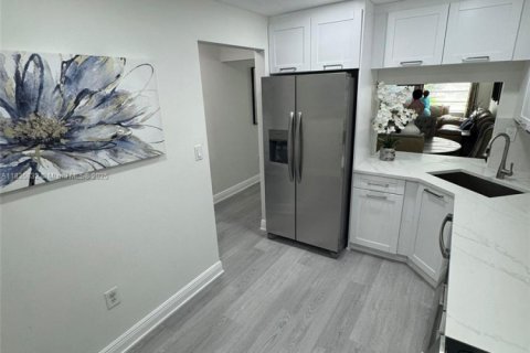 Condo in Plantation, Florida, 2 bedrooms  № 1823865 - photo 18