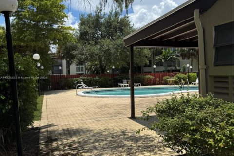 Condo in Plantation, Florida, 2 bedrooms  № 1823865 - photo 26